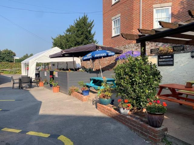 The Crown In Bed & Breakfast Fordingbridge Exterior photo